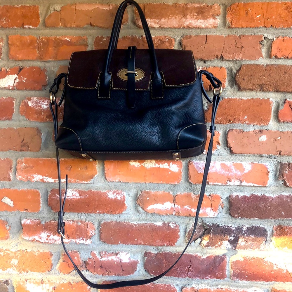 Dooney and Bourke 1975 100% leather Crossbody bag